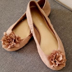 American Eagle flat size 5.5